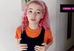 La niñera me chupa la pija por un aumento POV